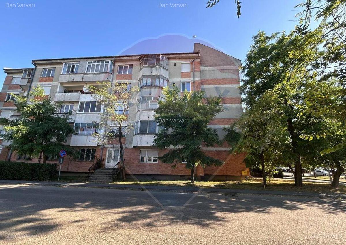 Apartament 3 camere in zona Central (zona OMV) Salonta - 14