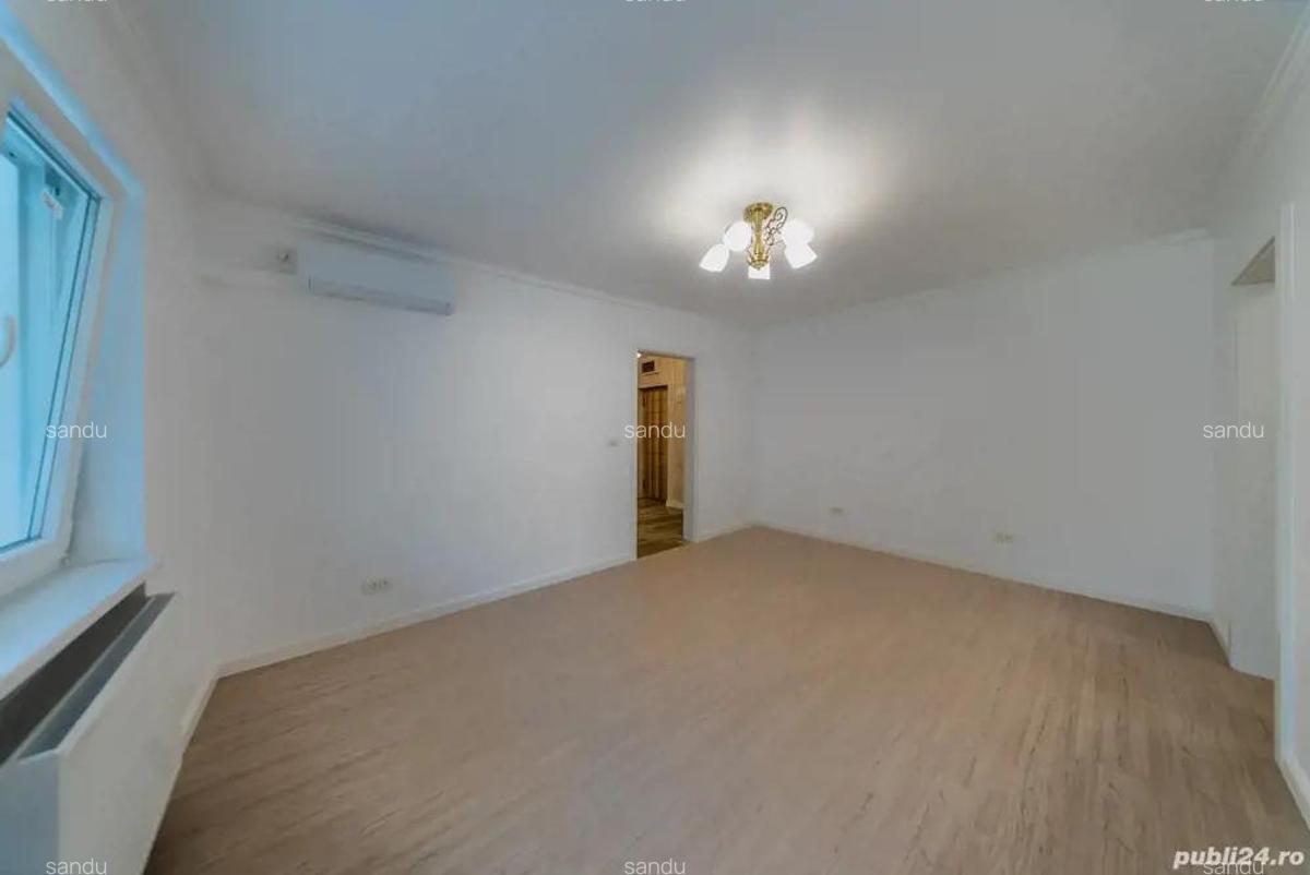 Apartament cu vedere la Bld.Revolutiei, etajul 1, - 2