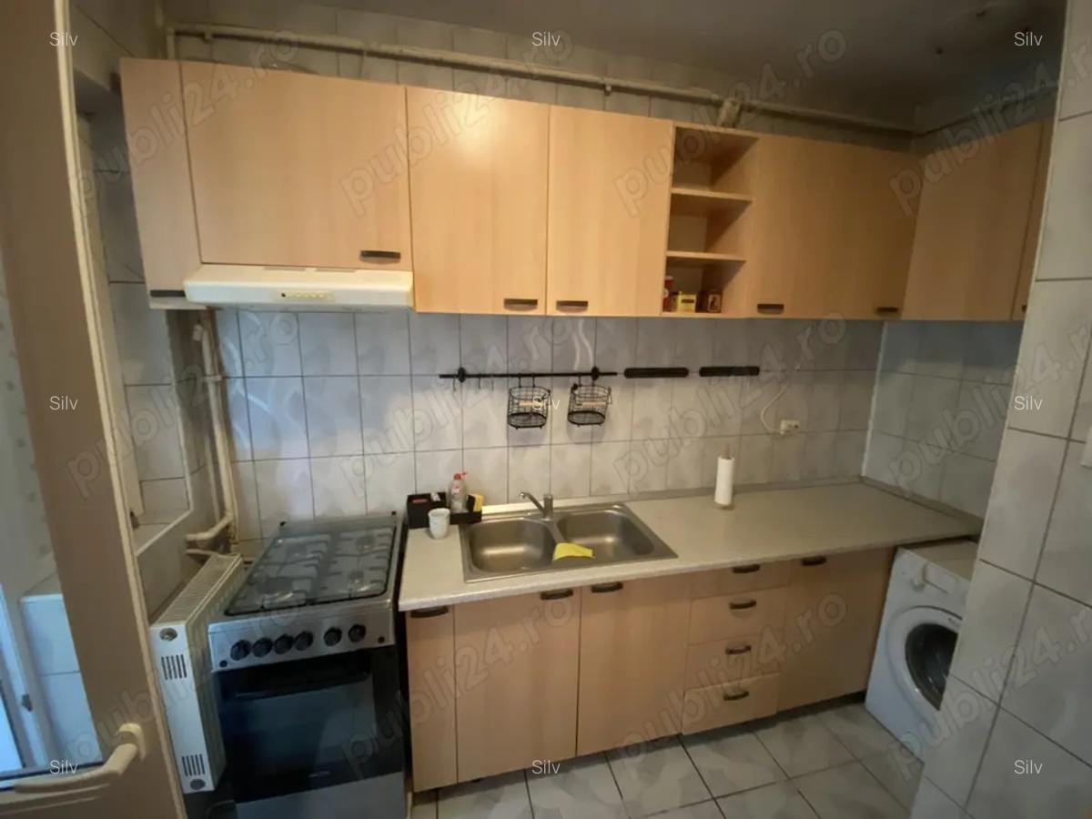 2 camere in vila curte metrou Eroii Revolu?iei - 1