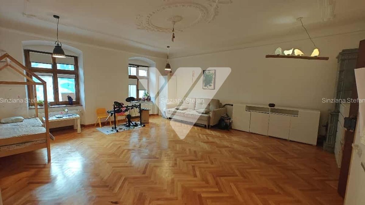 Apartament deosebit cu 3 camere in Centrul Istoric al Sibiului - 4