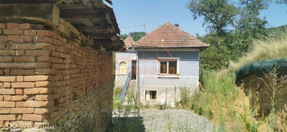 De vanzare casa si grajd +3000/? teren livada in Sumurducu - Sanpaul - 7