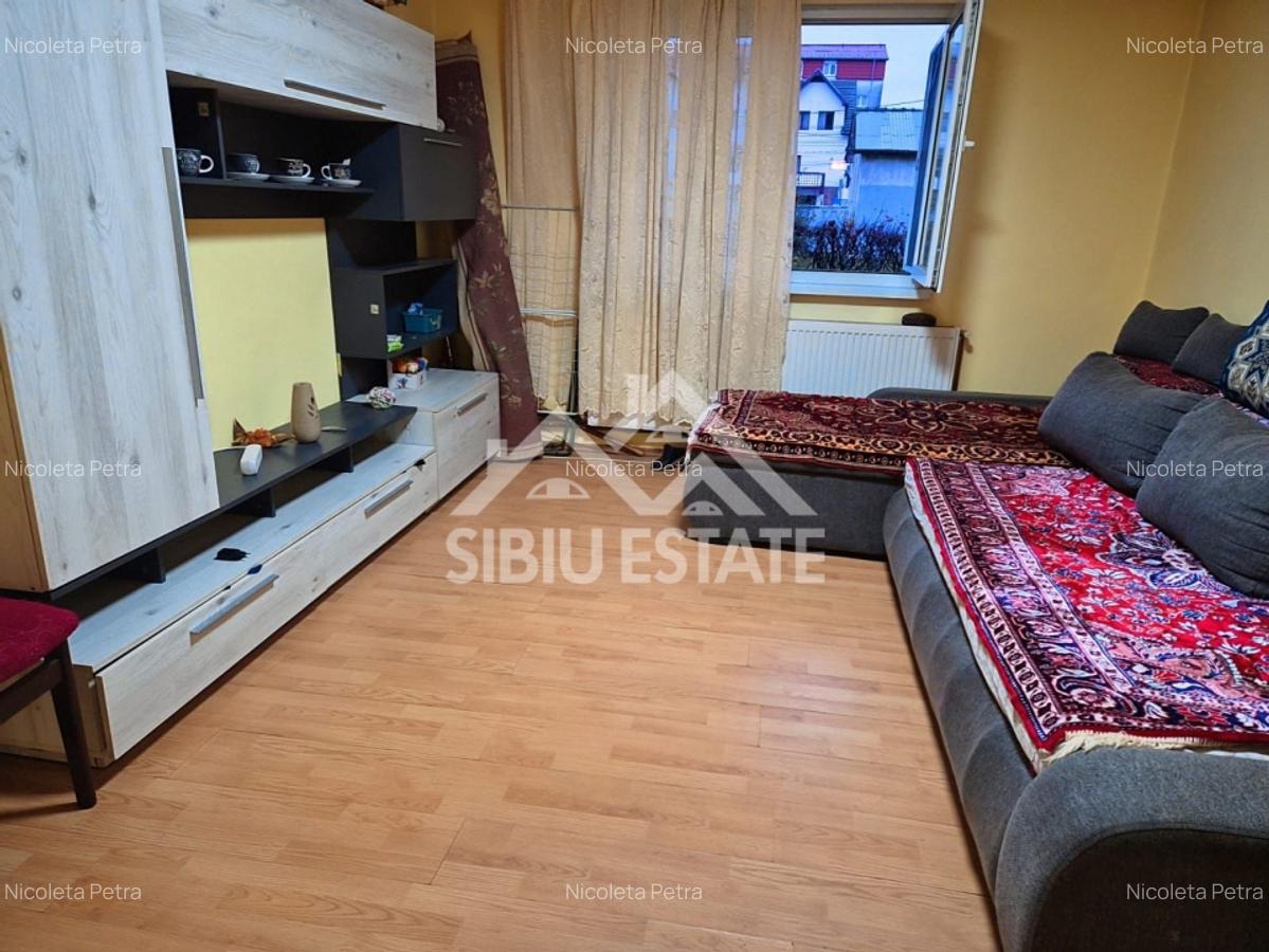 Apartament de vanzare semidecomandat cu 2 camere- Sibiu - 1