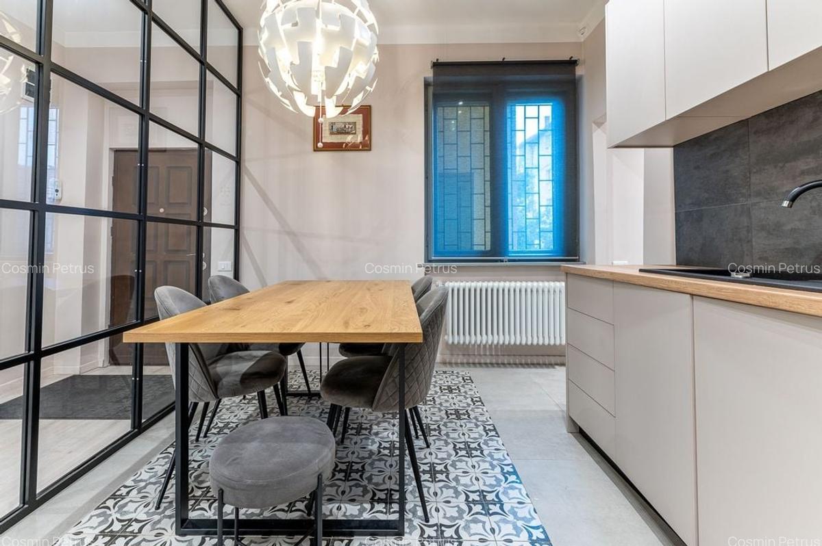 Apartament ultrafinisat, etajul 1, cladire Art Nouveau-Semicentral - 34 Apartament ultrafinisat, etajul 1, cladire Art Nouveau-Semicentral - 34