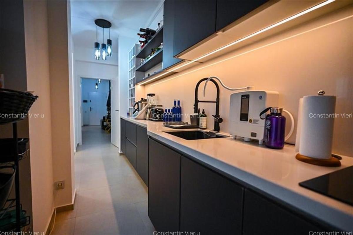Apartament cu 3 camere decomandat, mobilat în Tractorul - 15