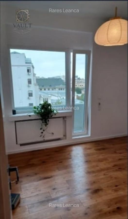 Apartament 4 camere - CENTRALA PROPRIE - VEDERE CATRE PALATUL PARLAMENTULUI - 4