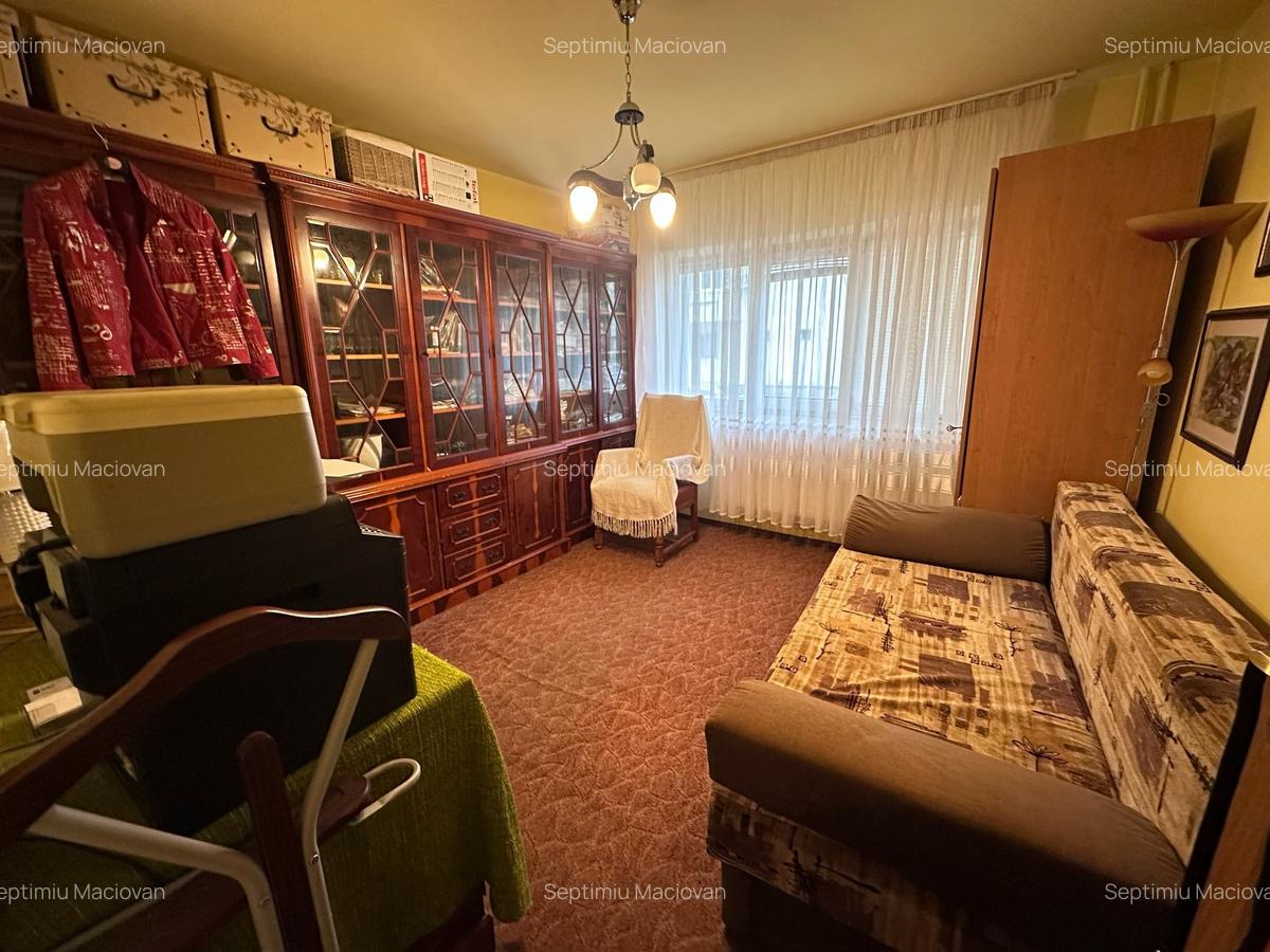 Apartament cu 3 camere decomandat în Girocului - 6