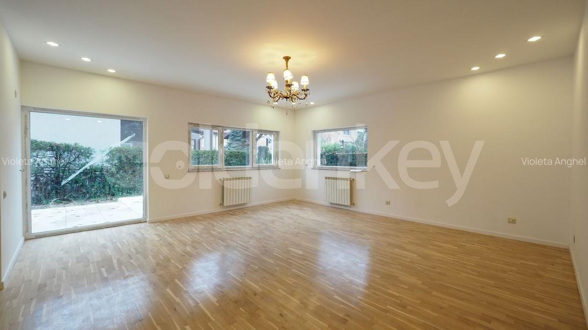 Vila spatioasa cu 6 camere si 500mp teren - 2