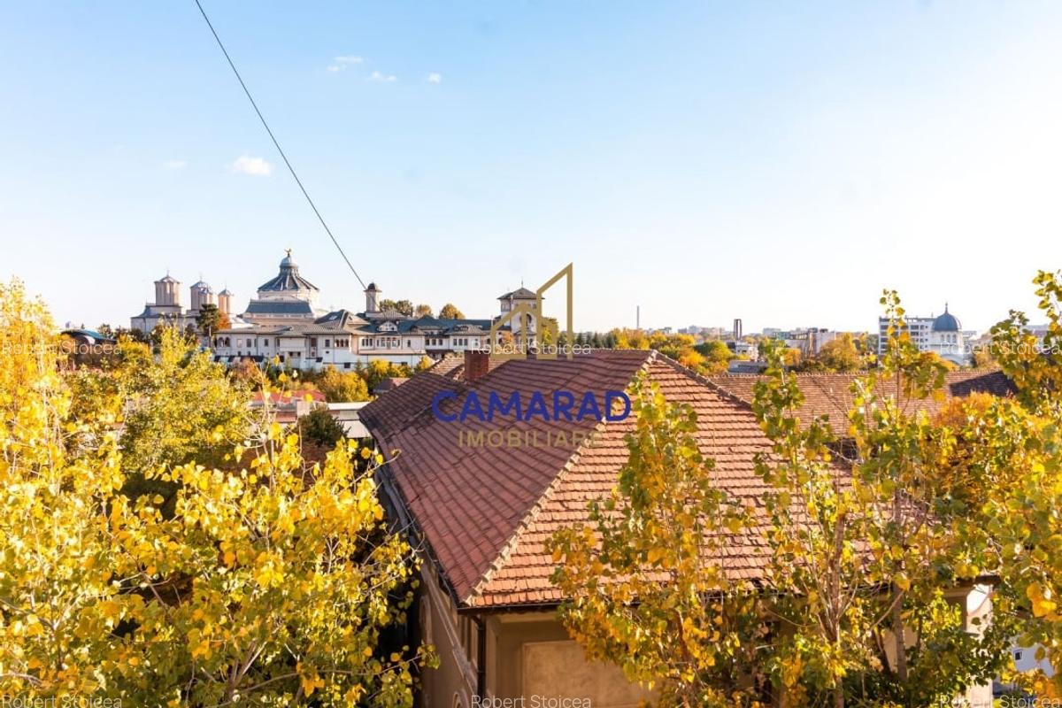 Apartament deosebit - vanzare 5 camere Bd. Unirii - Fantani - 2