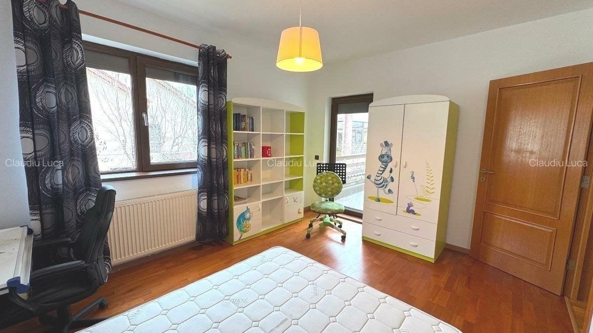 Casă cu 5 camere în Dudu - 12