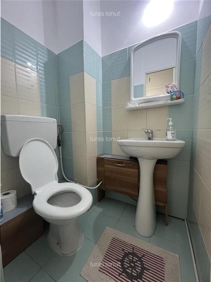 Apartament cu 3 camere decomandat în Valenta - 12