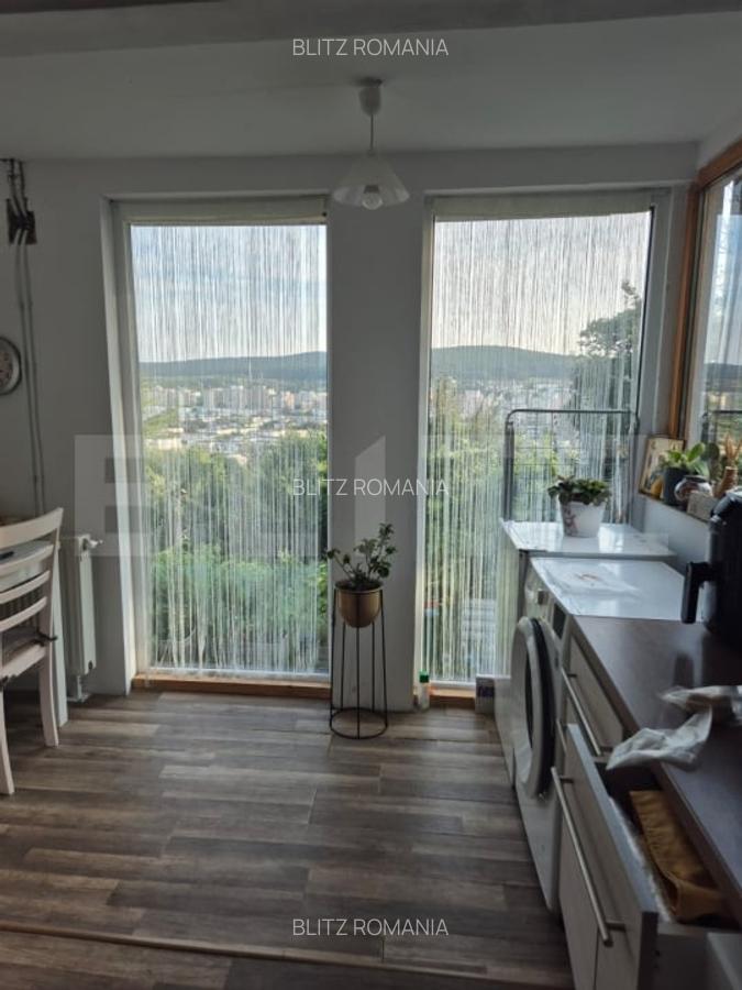 Casa de vacanta  de vanzare, cu vedere panoramica, zona Tudor - 2