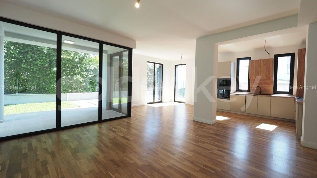 Vila moderna si luminoasa cu 5 camere | piscina | 2 garaje - 3