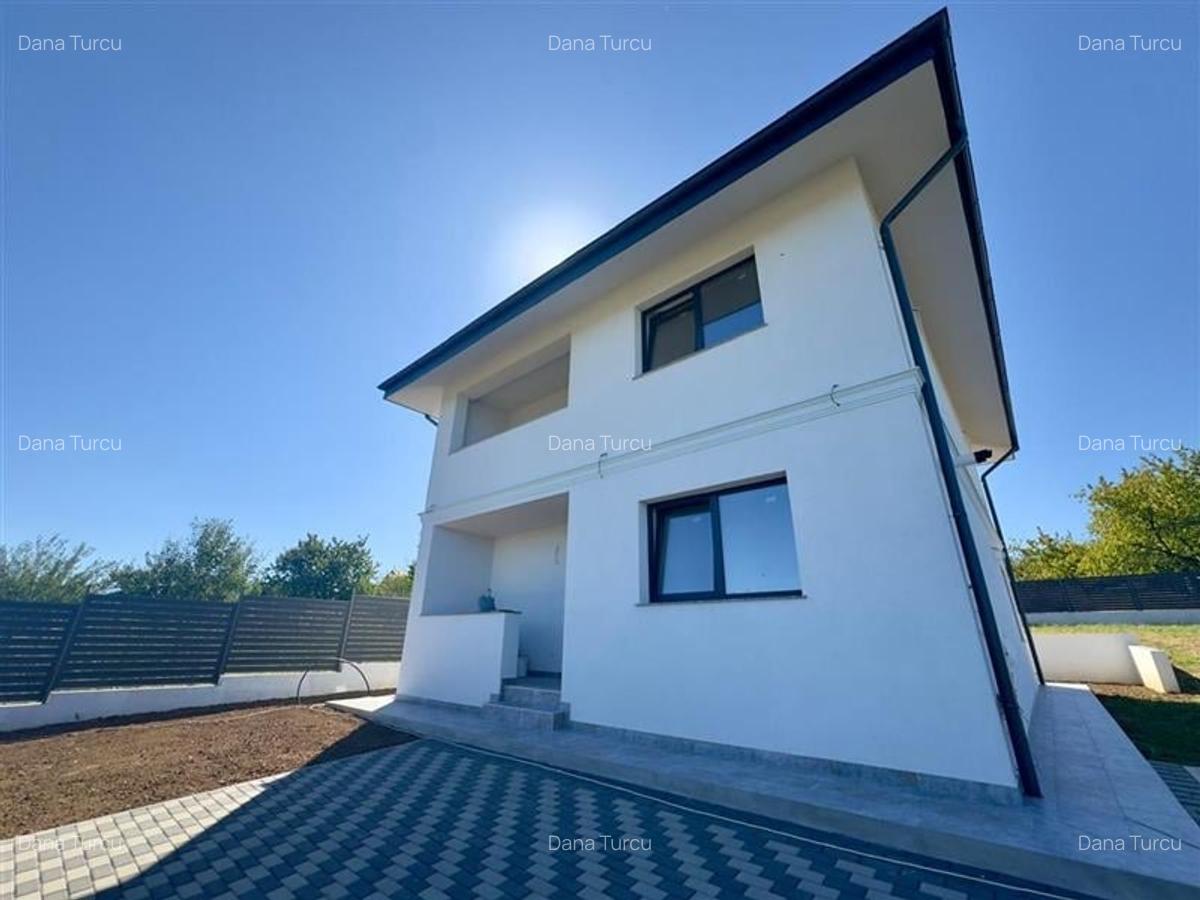 Vila individuala de vanzare in Barnova, zona retrasa si linistita - 22