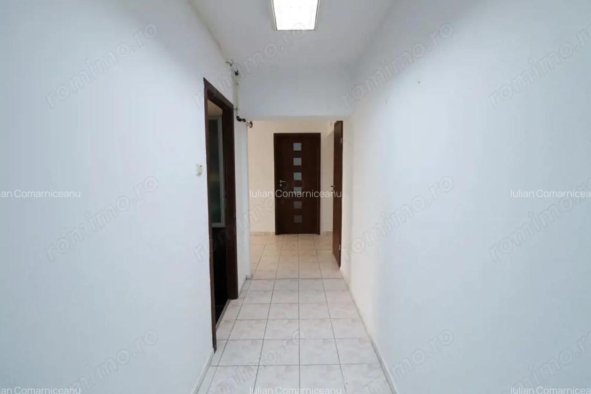 Bloc stradal - intersectie Chisinau cu Pantelimon - 14