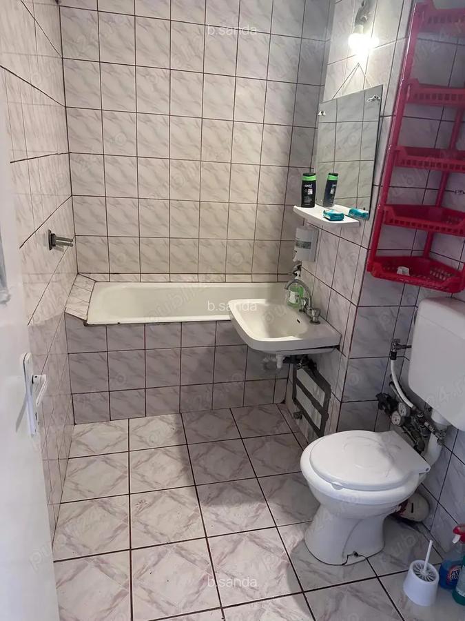 Vand apartament 2 camere, zona Nufarul - 6