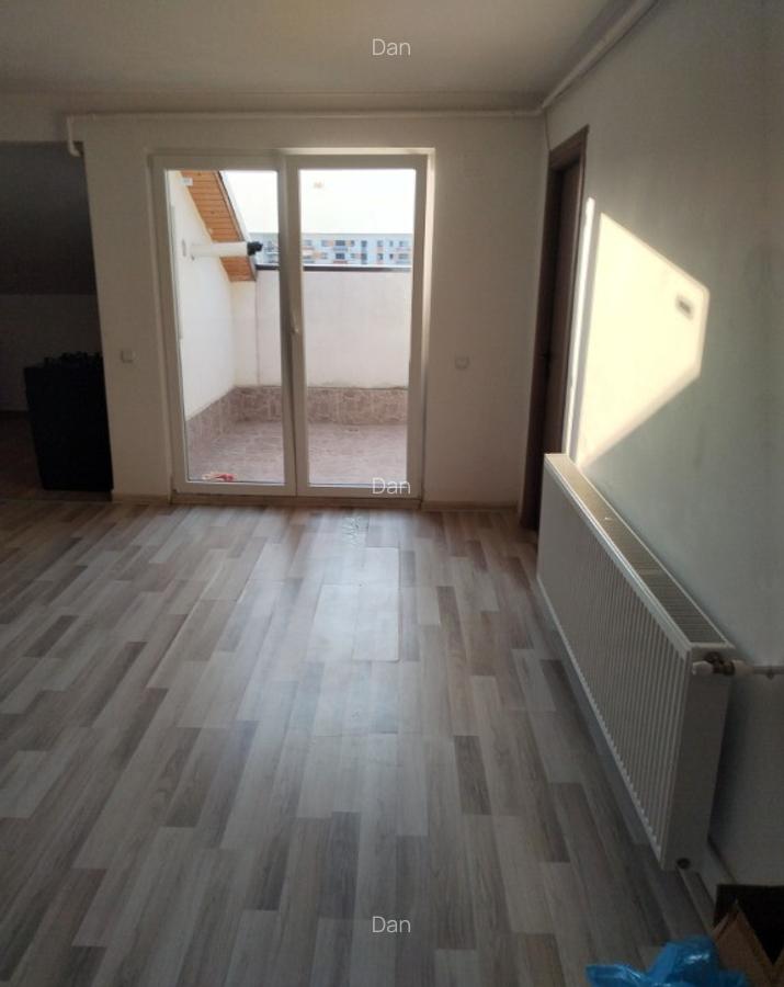 De inchiriat apartament 2 camere Tractorul, str. Nicolae Labis. - 2
