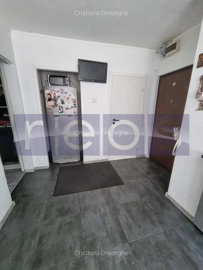 VANZARE 3 CAMERE DECOMANDAT - PARCARE - 2 BALCOANE -VITAN - 8