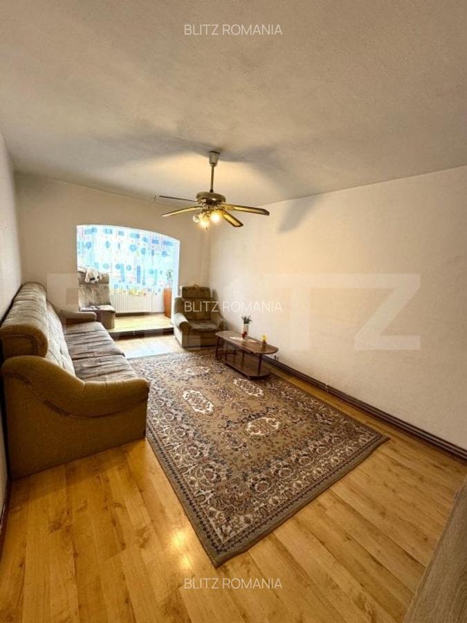 Apartament de vanzare, cu 4 camere, 70 mp, zona Astra - 1
