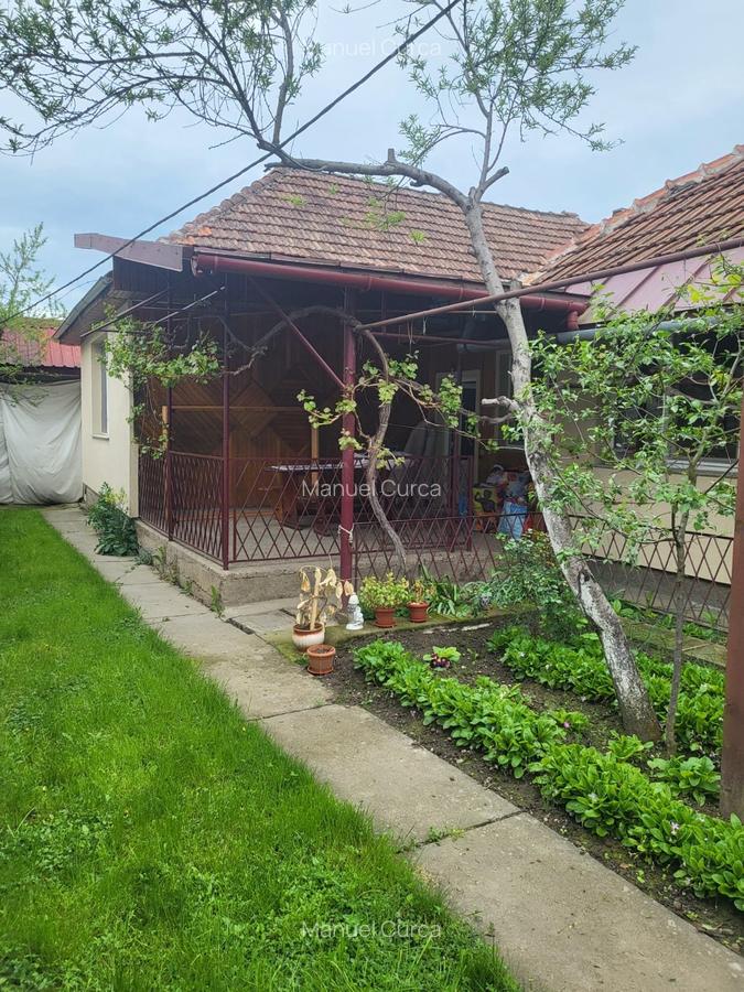 Casă de vânzare în Oțelu Roșu – liniște, natură și confort - 18 Casă de vânzare în Oțelu Roșu – liniște, natură și confort - 18