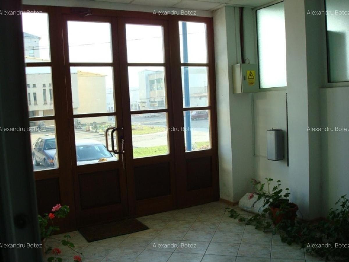 Spatiu comercial cca 4000 mp, cu teren, la DN 15 or. Buhusi, jud. Bacau, Romania - 13