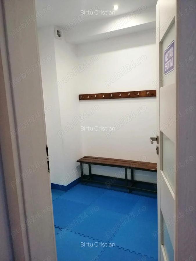 Vand spatiul comercial - 3 Vand spatiul comercial - 3