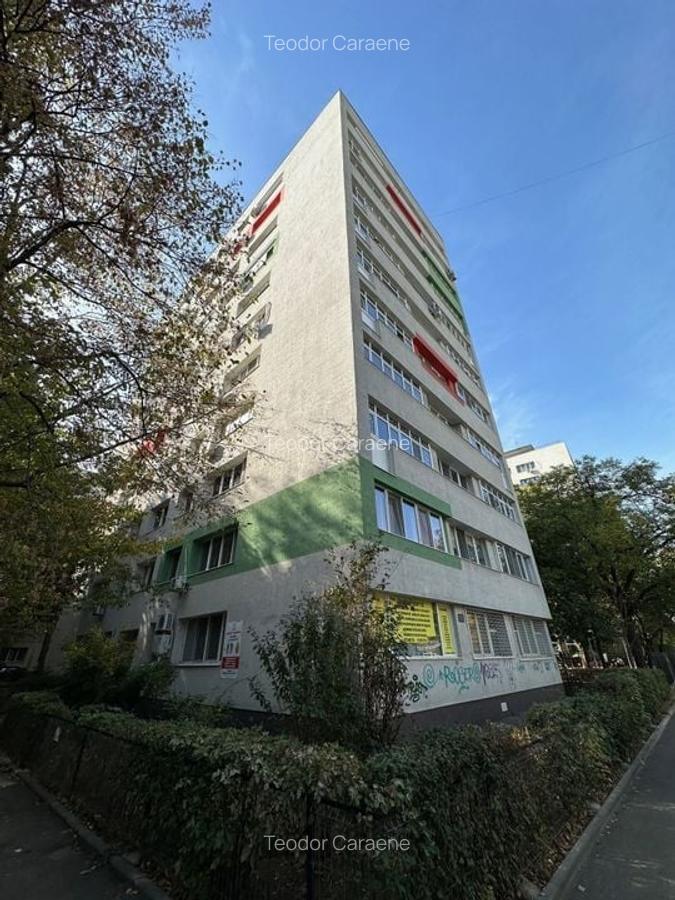 Apartament cu 2 camere semidecomandat în 1 Mai - 9