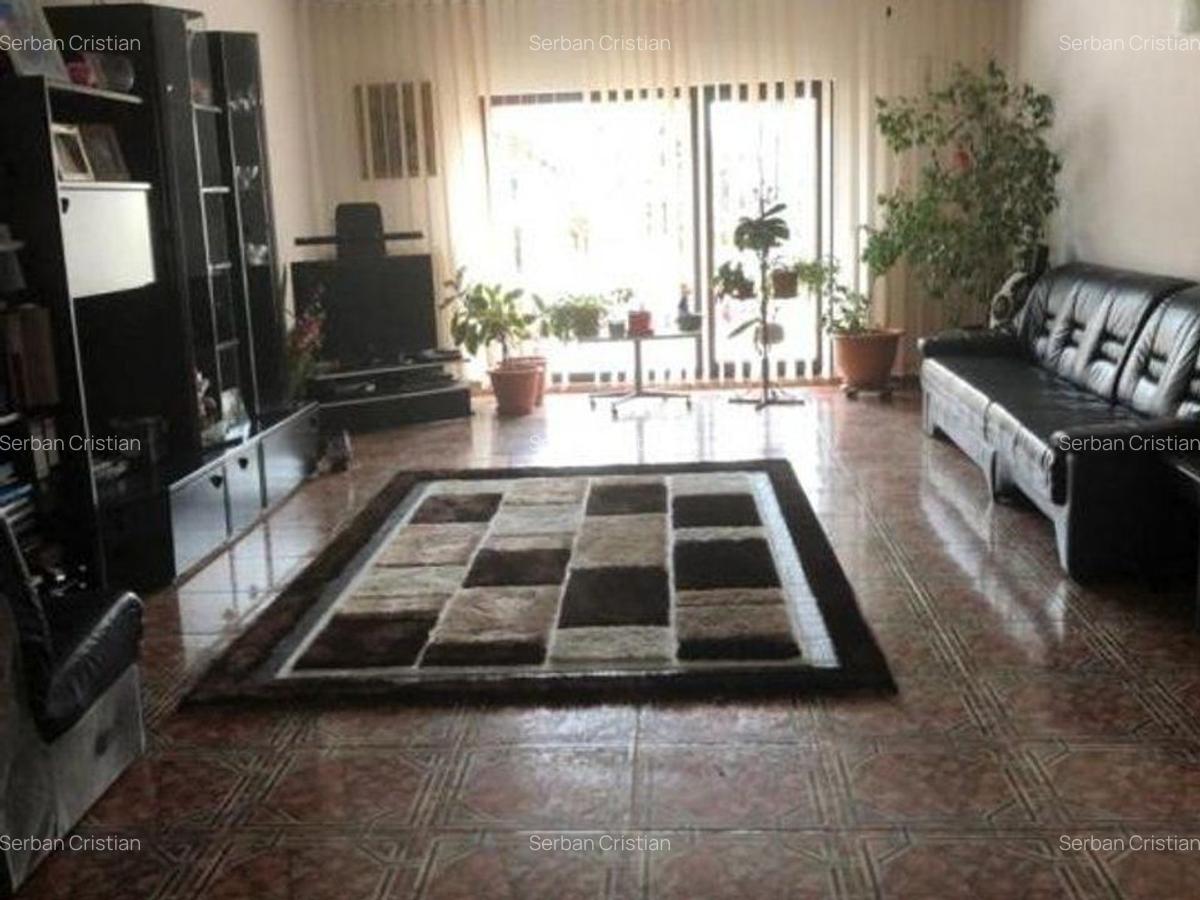 Afumati vila 8 camere , teren 1300 mp , piscina - 5