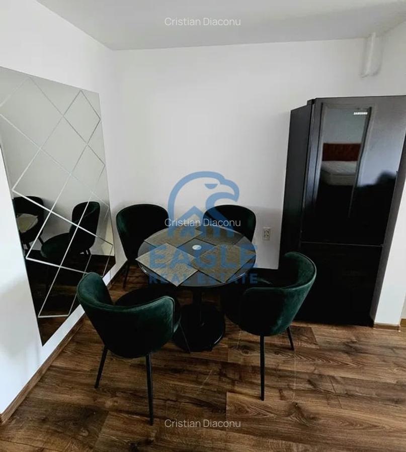 Ultracentral - Studio renovat de lux cu balcon cu vedere spre port - 3