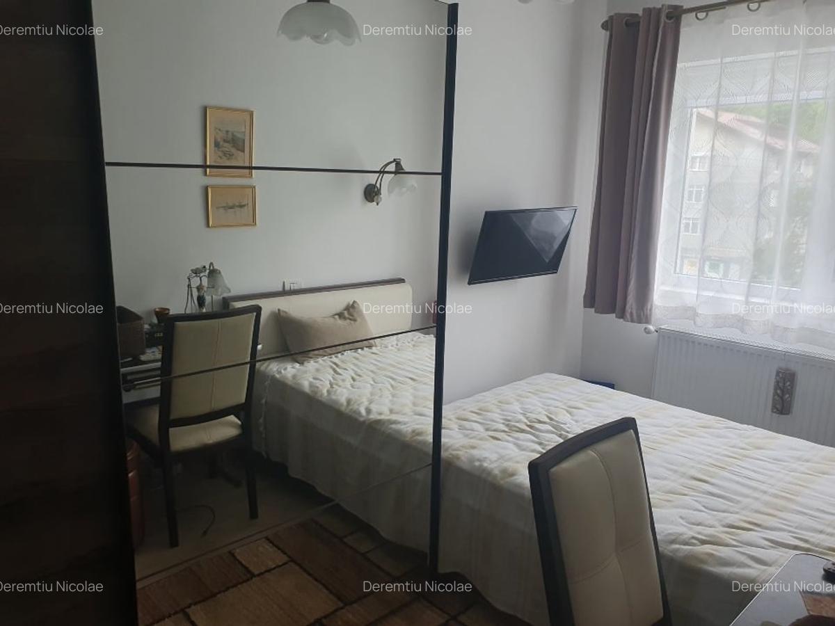 Apartament de 3 camere - Sinaia, zona centrala - 1