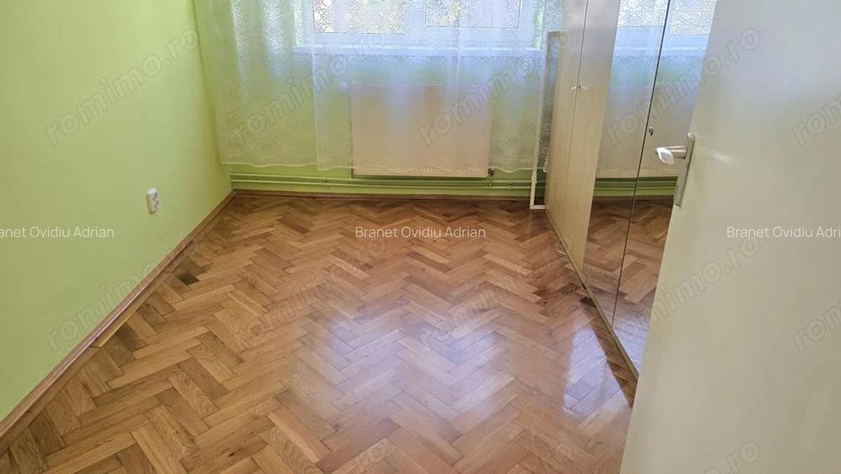 Vand sau inchiriez apartament 4 camere in Deva, zona Pietei Centrale, etaj 3, - 18