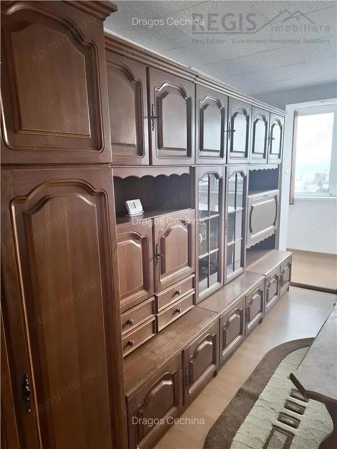 Apartament Renovat cu 2 Camere si Parcare in Astra - 2