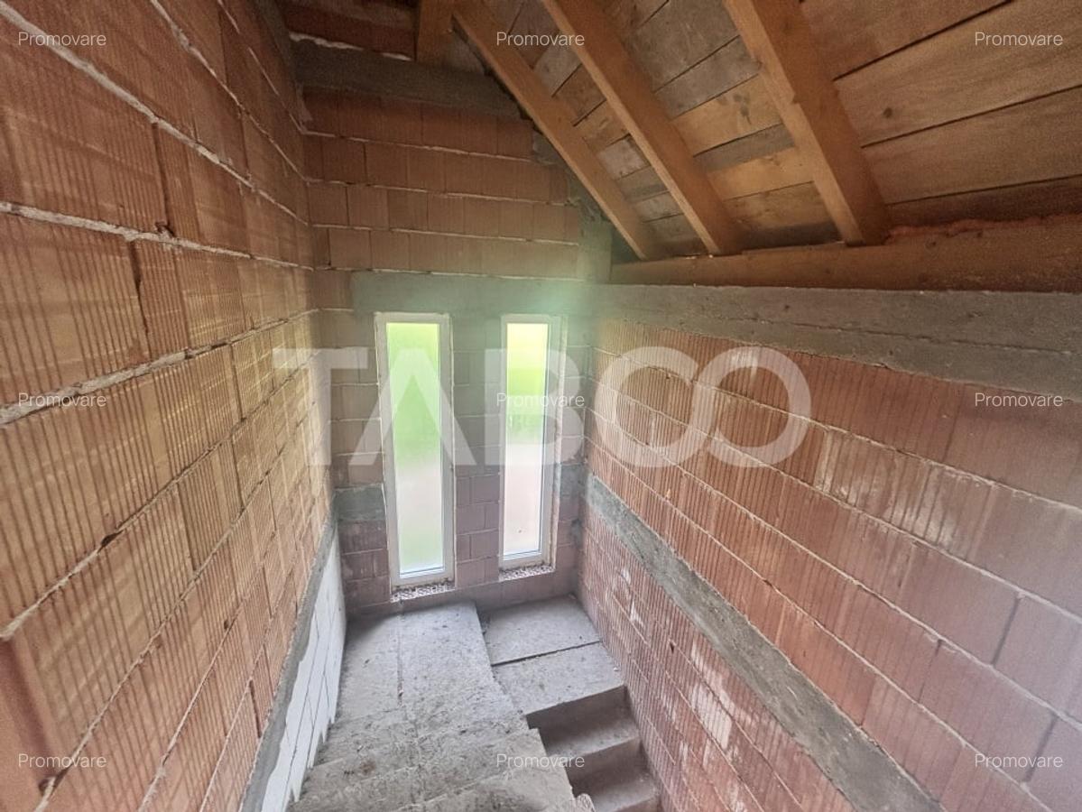 Casa individuala noua din 2024 de vanzare cu 4 camere in Sura Mare - 3