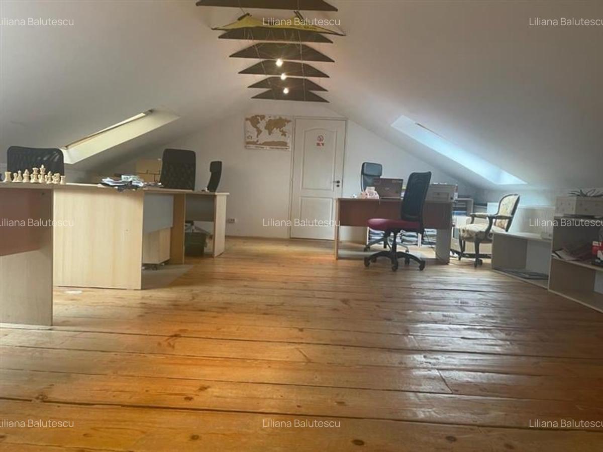 Mansarda primitoare, open space 153 mp, intr-o cladire de birouri, curte - 1 Mansarda primitoare, open space 153 mp, intr-o cladire de birouri, curte - 1