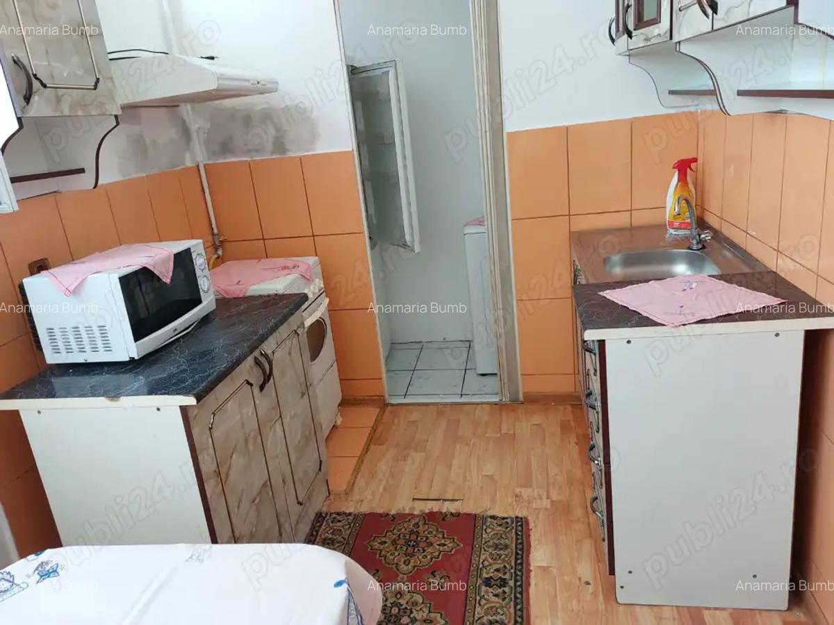 Inchiriez garsoniera - 2