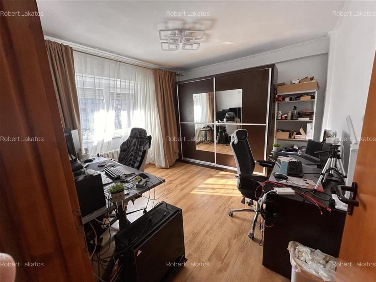 Apartament cu 3 camere decomandat în Rogerius - 13