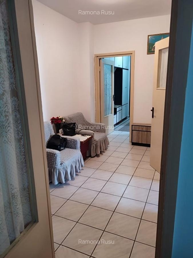 Apartament 3 camere - Zona Soarelui - 1