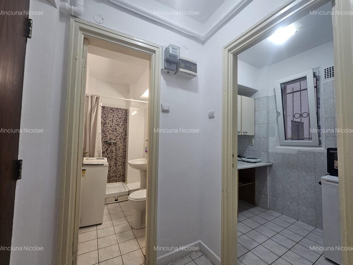 Victoriei  Universitate blocul Romarta garsoniera et 2/8 - 7