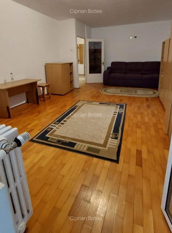 Basarabia- Garsoniera decomandata 39 mp bloc 1984 - 1