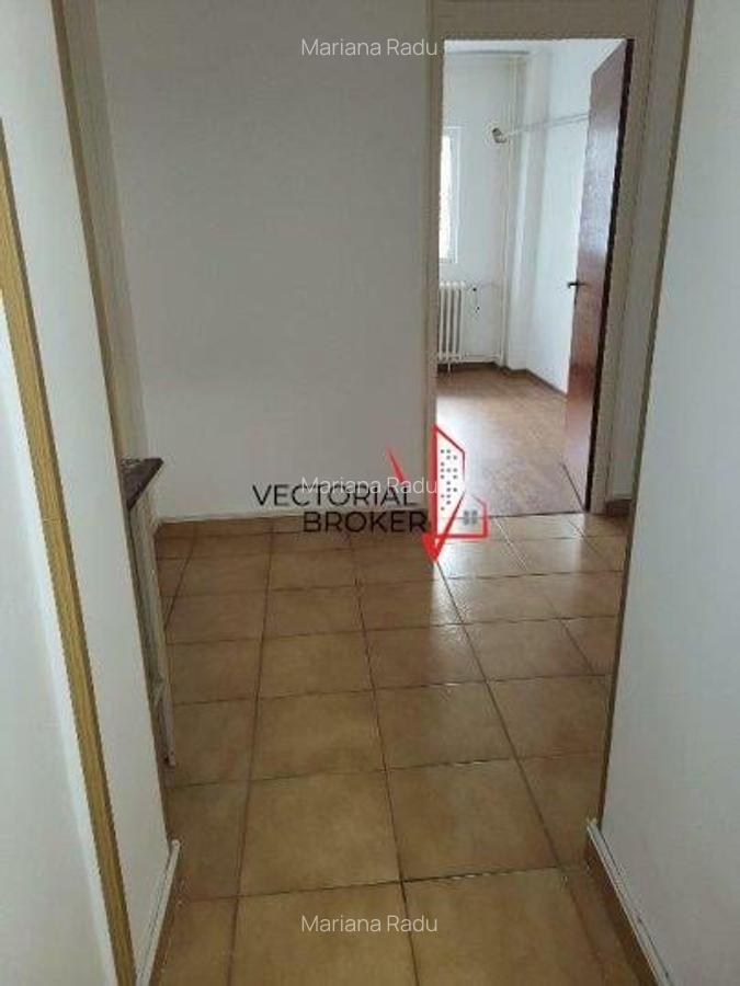 3 camere decomandate, et.1, bloc reabilitat, 2 bai, Basarabia- Cernauti - 6
