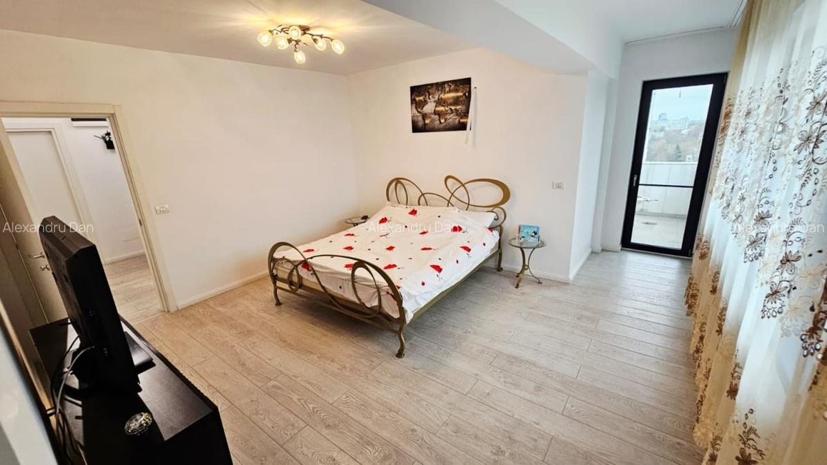 Apartament modern cu 4 camere, decomandat, in zona Piata Presei Libere - 7