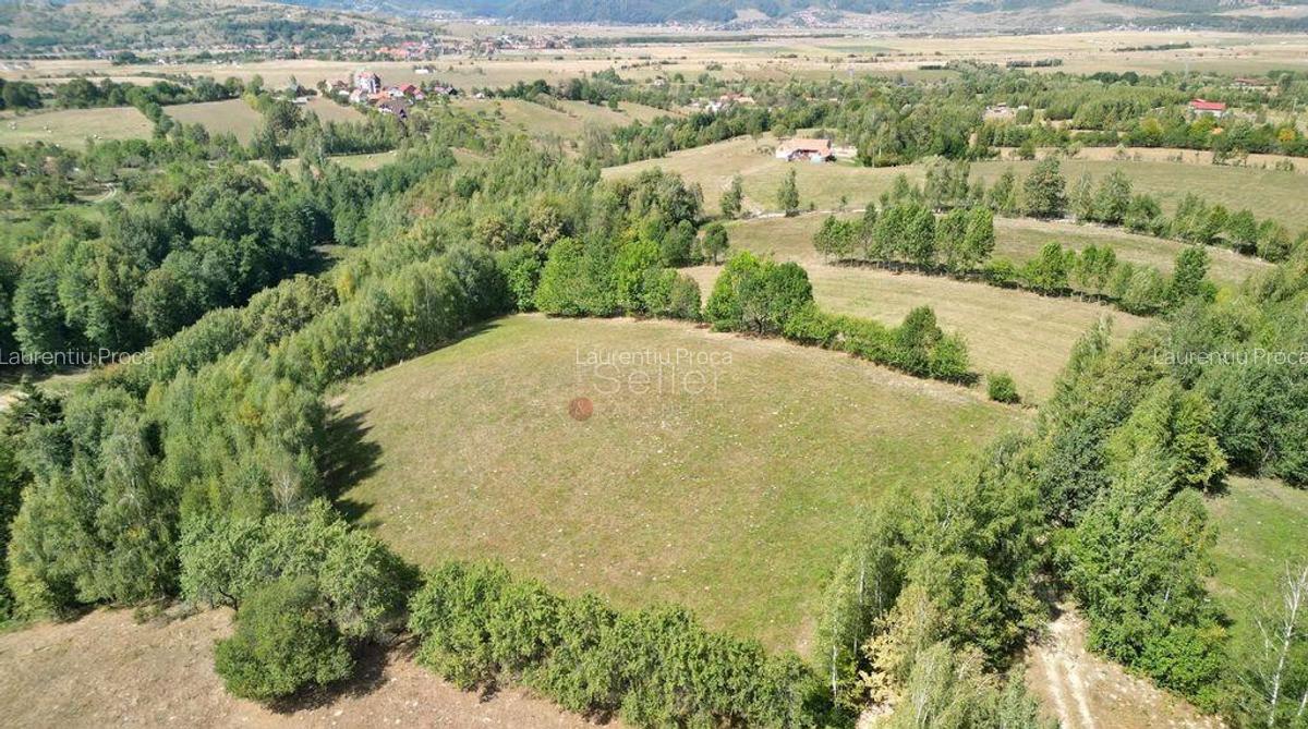 Teren intravilan, priveliste deosebita - 11