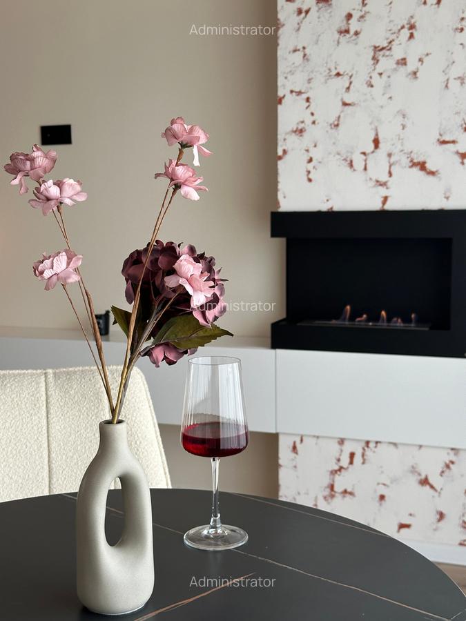 Apartament modern cu 3 camere, doua bai, etaj 4/6 (cu lift), prima inchiriere - 8