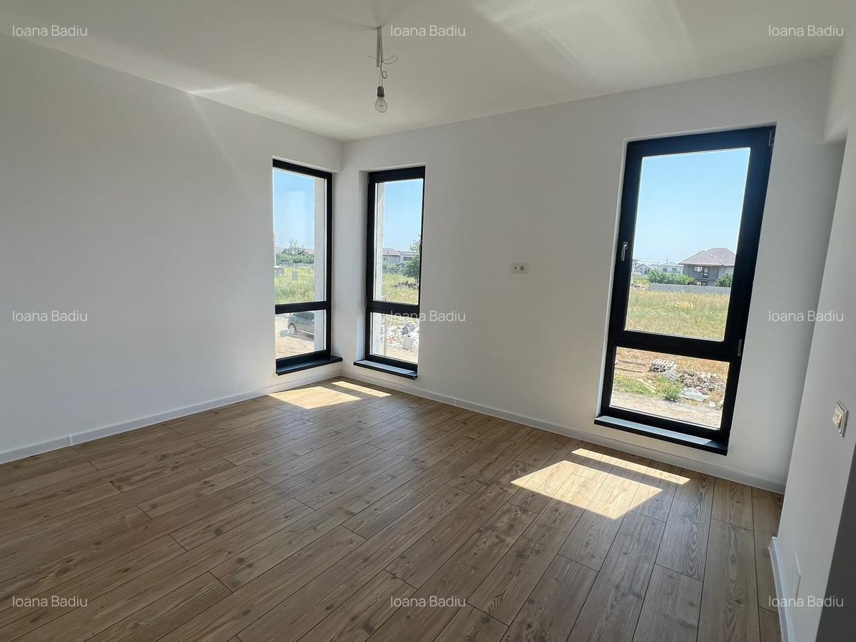 Vila individuala - 5 camere - 3 bai - beci- Teren 330 mp - 14