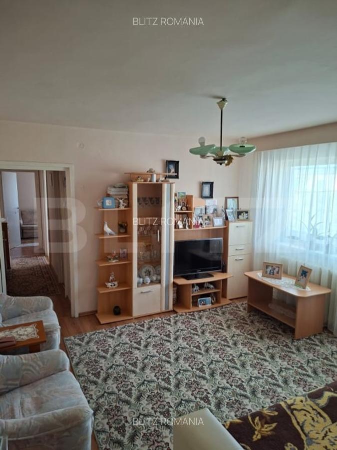 De vanzare - apartament spatios cu 3 camere, ideal pentru familie! - 4
