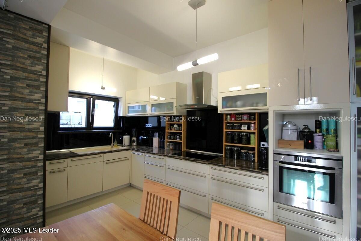 Popesti-Leordeni, Sf. Agnes, vila 2010, p+1+m, 216 mp, curte 138 mp! - 13