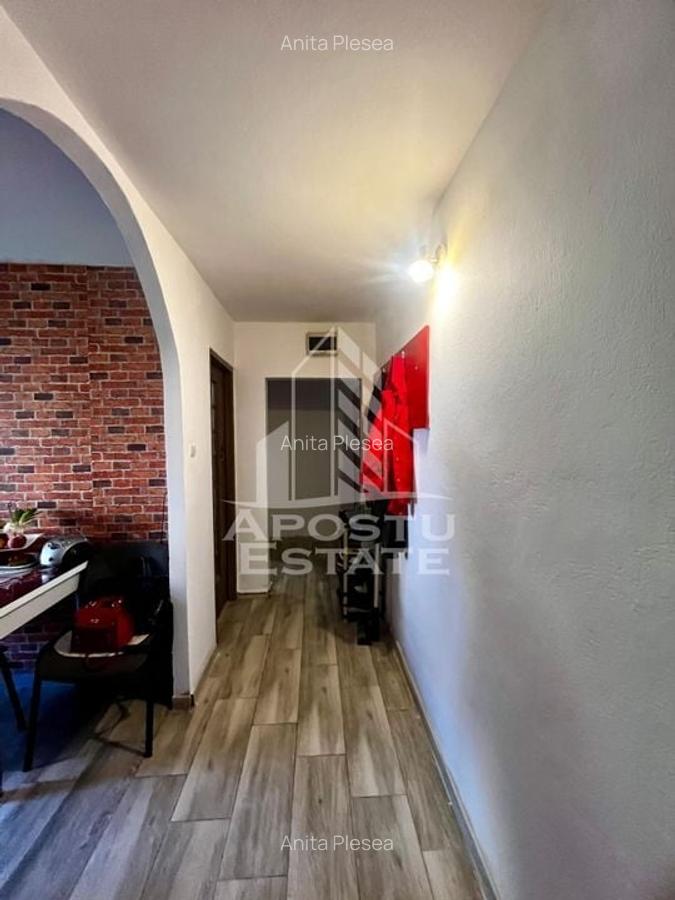Apartament 3 camere,etaj 3,zona UMT - 12