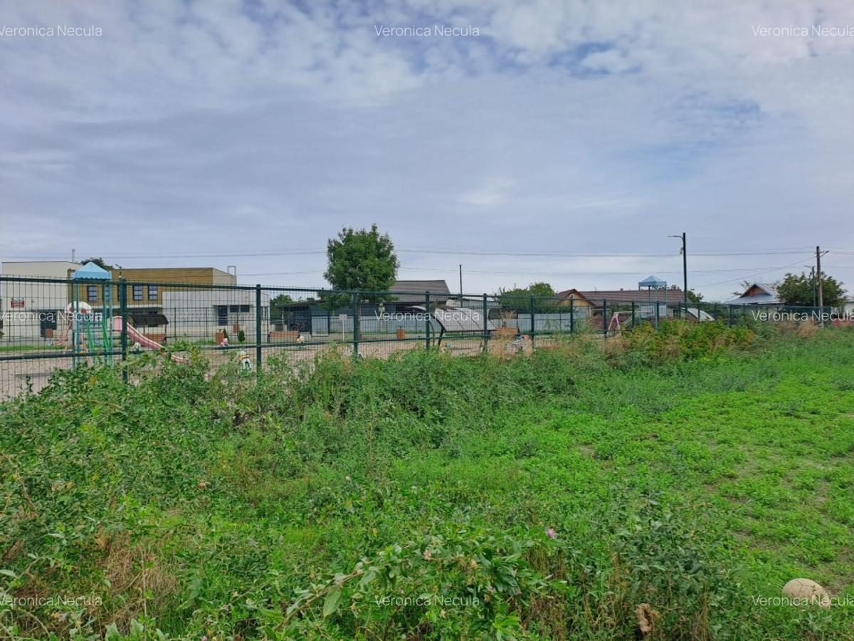 Proprietar vând teren arabil intravilan OREAVU - 2