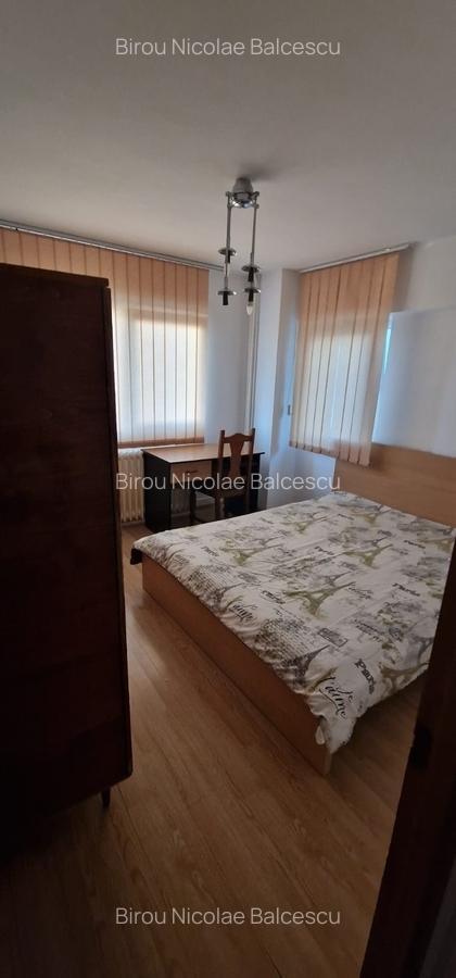 Apartament 3 camere semidecomandat cu 2 grupuri sanitare - 6