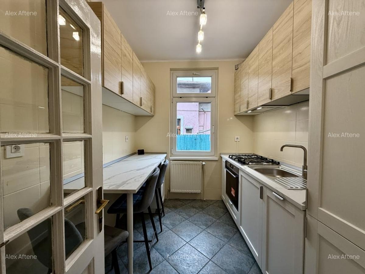 Casa renovata, ideala pentru firma sau locuinta, cu curte, in Crangasi - 7