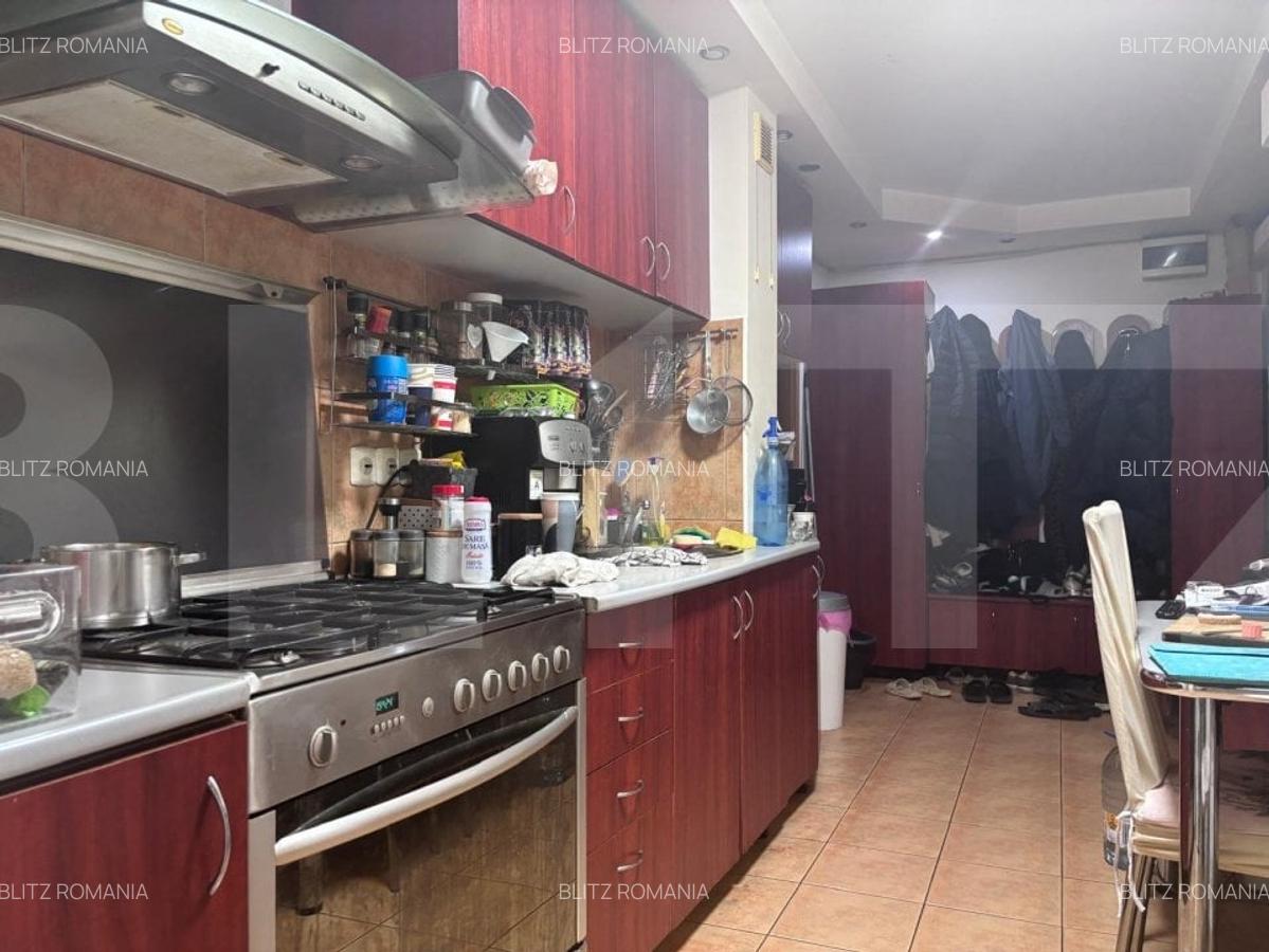 Apartament de vanzare, cu 3 camere, 55 mp, zona Lipovei - 2